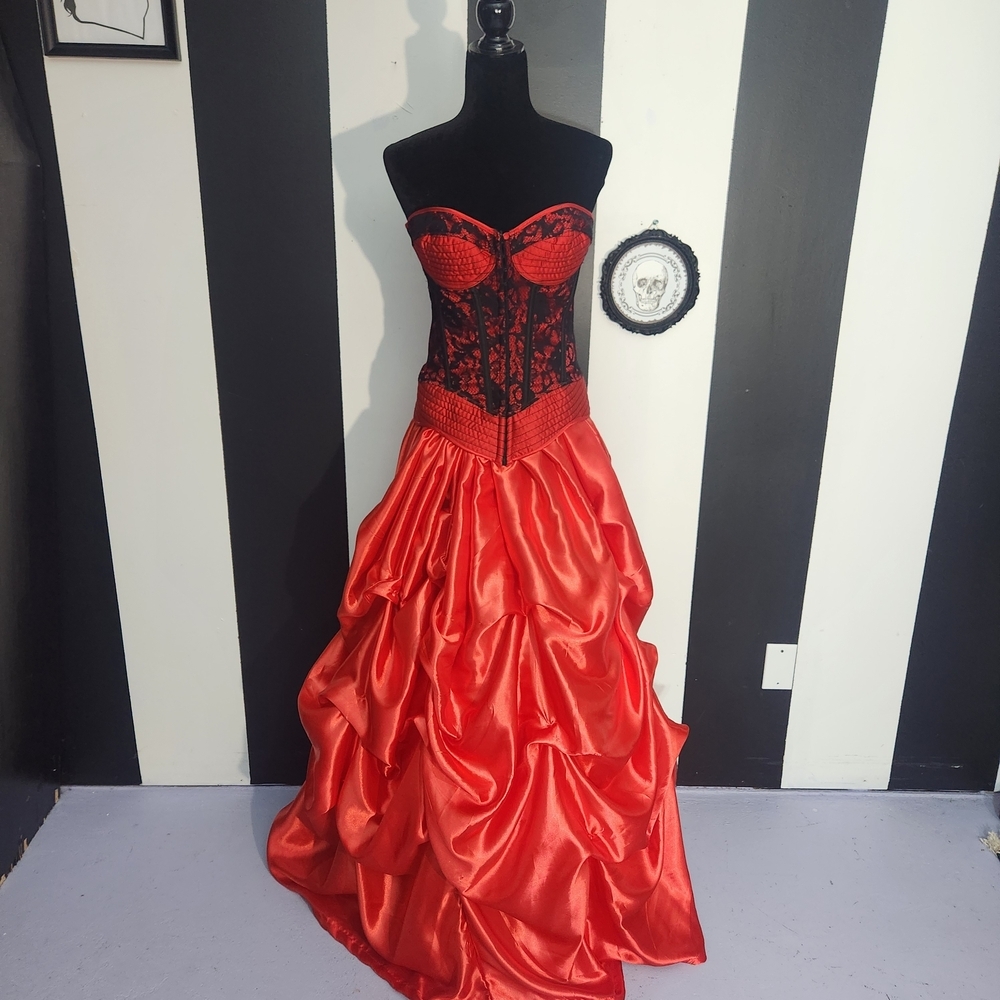 Custom Azreals Accomplice Ball Gown - Picture 3 of 9